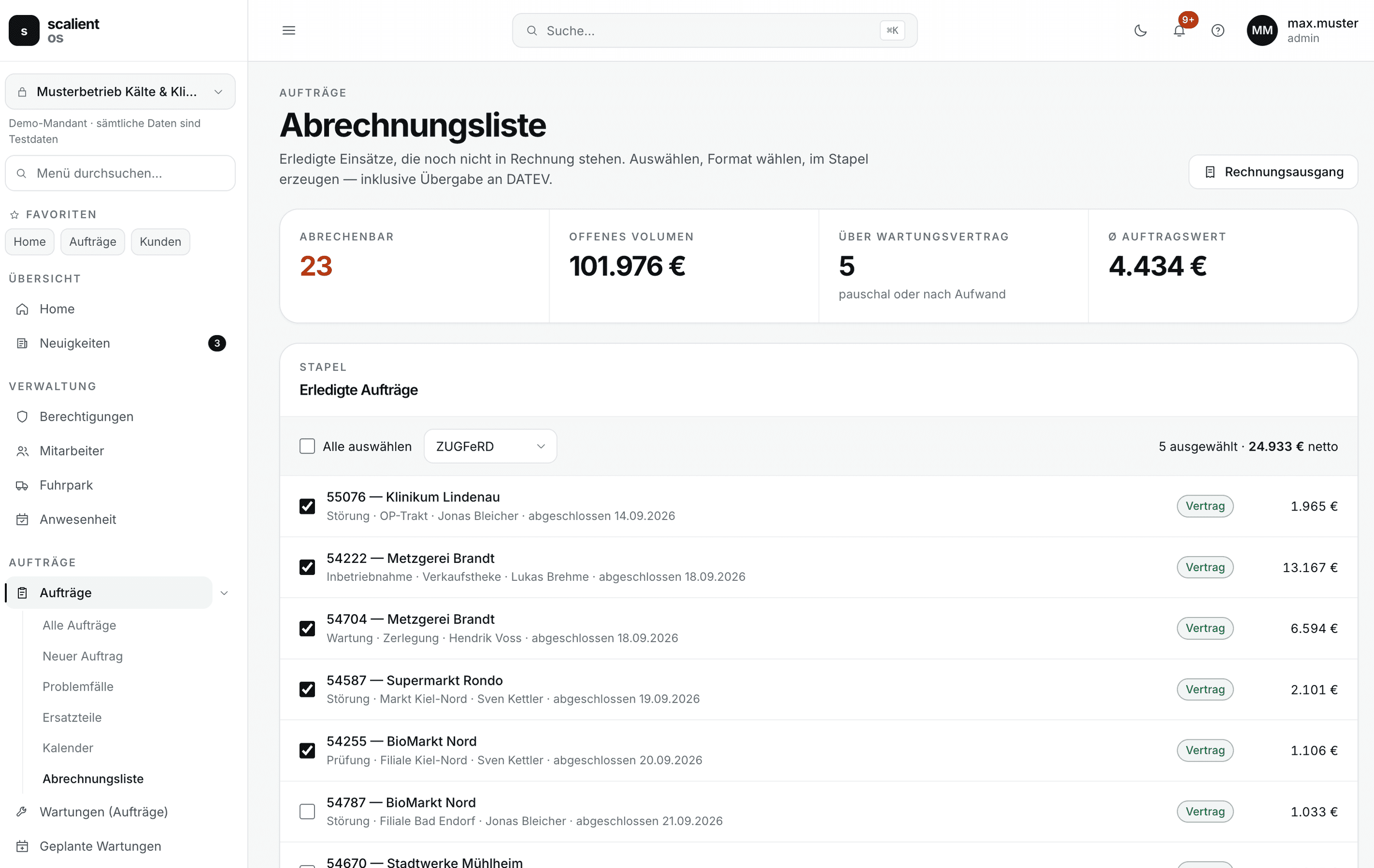 Auftragsliste mit Filtern nach Status, Techniker und Art, je Zeile Kunde, Anlage mit Anlagennummer, Termin und Status